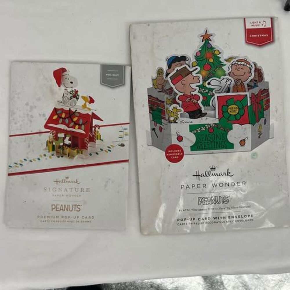 Adorable Hallmark Peanuts Christmas Paper Wonder & Signature Pop-Up Cards